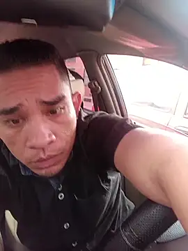 Snapshot of Gloryholeroom chatting on 12.20.25 Gloryholeroom online show from 12.20.25