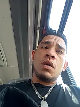 Snapshot of Gloryholeroom chatting on 03.19.26 Gloryholeroom online show from 03.19.26