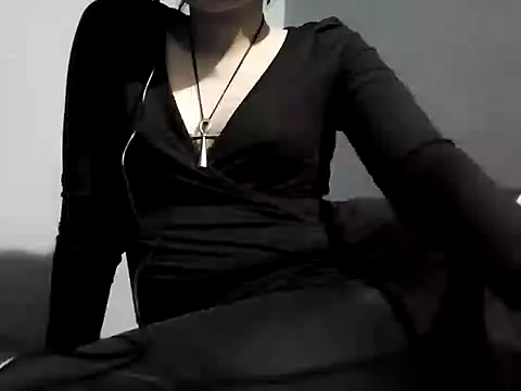 Snapshot of Delilah_666 chatting on 12.17.25 Delilah 666 online show from 12.17.25