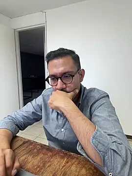 AdrianGarcia89 online show from 04.25.26