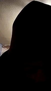 Snapshot of Sinuel chatting on 12.18.25 Sinuel online show from 12.18.25