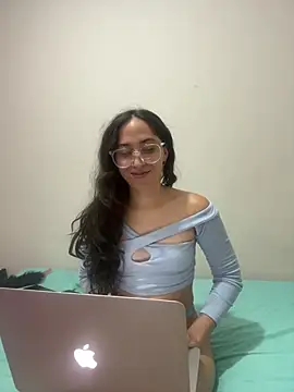 LatinDoll8 online show from 05.15.26