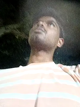 Snapshot of Anji8639 chatting on 12.19.25 Anji8639 online show from 12.19.25