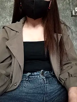 kiss-you12 online show from 12.18.25