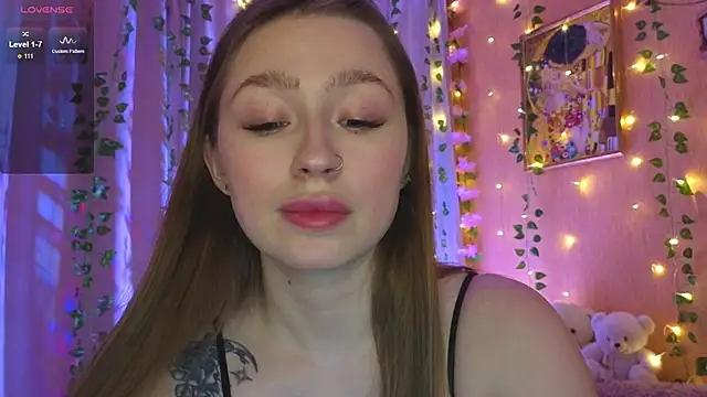 tease mee now online show from 12.20.25