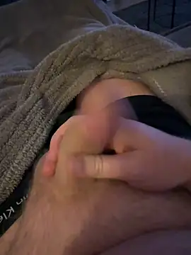 Snapshot of bigB822 chatting on 12.17.25 bigB822 online show from 12.17.25