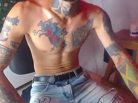 Snapshot of Boy_tatto77 chatting on 05.17.26 Boy tatto77 online show from 05.17.26