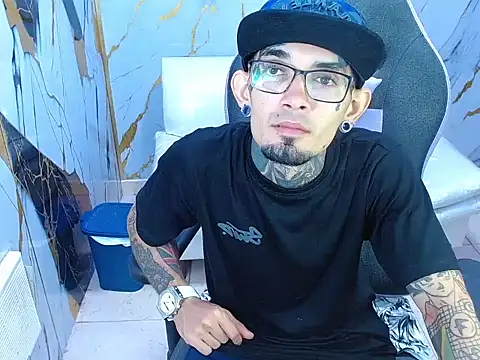 Snapshot of Boy_tatto77 chatting on 07.22.26 Boy tatto77 online show from 07.22.26