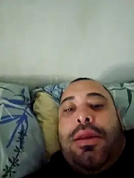 Snapshot of drlluis chatting on 12.19.25 drlluis online show from 12.19.25