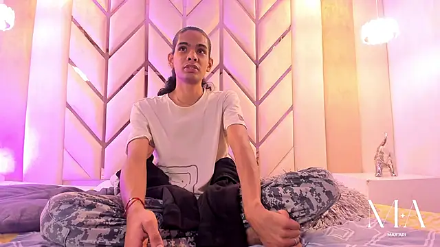 Max Ari online show from 01.17.26