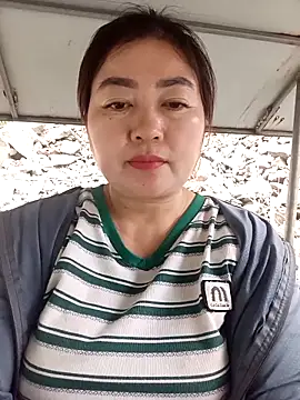 Snapshot of Jumi_livesexy chatting on 02.25.26 Jumi livesexy online show from 02.25.26