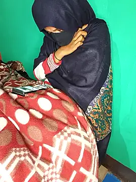 QWEEN7B online show from 12.21.25