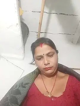 Snapshot of Kuswah_pooja chatting on 12.18.25 Kuswah pooja online show from 12.18.25