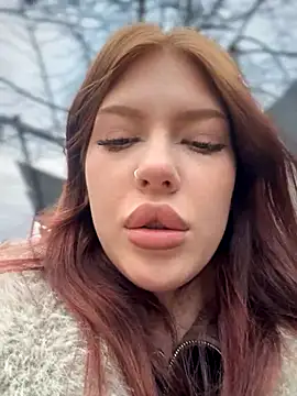 Snapshot of JeanGraay chatting on 12.19.25 JeanGraay online show from 12.19.25