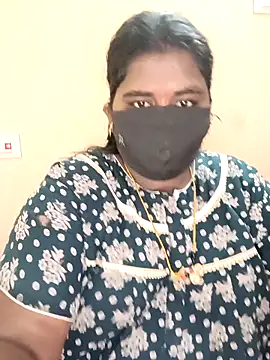 Snapshot of sirisha__9 chatting on 04.11.26 sirisha 9 online show from 04.11.26