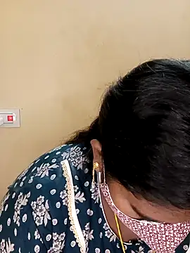 Snapshot of sirisha__9 chatting on 04.22.26 sirisha 9 online show from 04.22.26