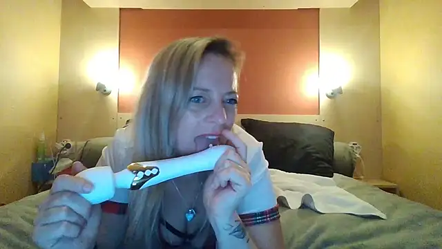 Miss-Chupagirly online show from 01.13.26