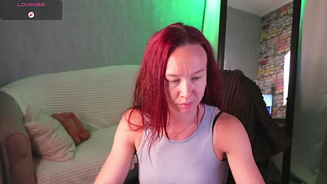 Snapshot of Spoty_Kate_ chatting on 06.19.26 Spoty Kate online show from 06.19.26