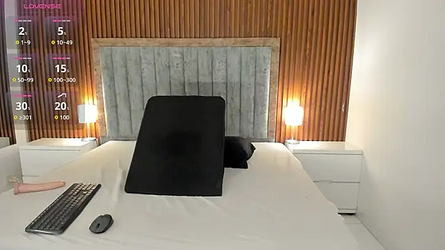 Lakisha Jackson  online show from 03.04.26