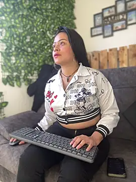 Gabriela-Grace online show from 12.19.25