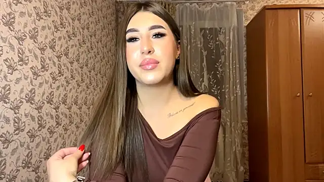 Snapshot of MarionJosue chatting on 12.20.25 MarionJosue online show from 12.20.25