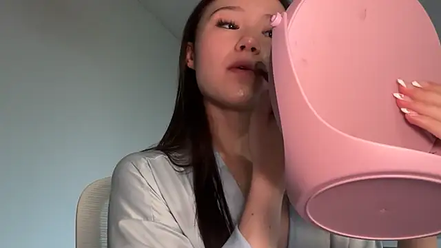 luvvivii online show from 06.23.26