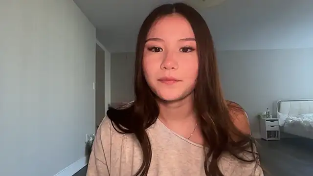 luvvivii online show from 07.10.26