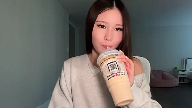 luvvivii online show from 07.22.26