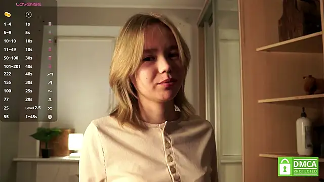 Snapshot of DollyAmrine chatting on 12.19.25 DollyAmrine online show from 12.19.25