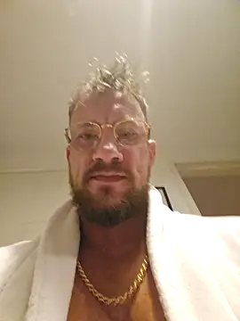 BigDhornyboi2026 online show from 12.23.25