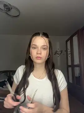 ElenaMariee online show from 12.19.25