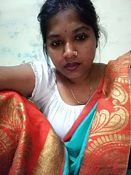 Snapshot of Eashita_01 chatting on 12.21.25 Eashita 01 online show from 12.21.25