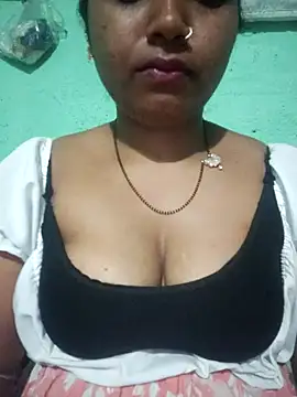 Snapshot of Eashita_01 chatting on 01.17.26 Eashita 01 online show from 01.17.26