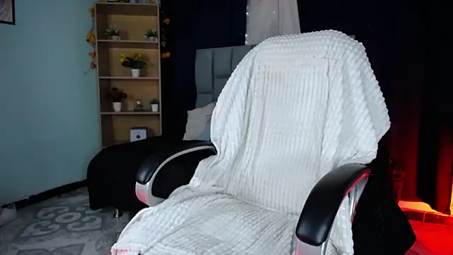 Kitty Astral online show from 01.17.26