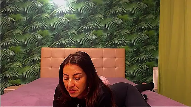 Snapshot of Stella_John chatting on 12.27.24 Stella John online show from 12.27.24