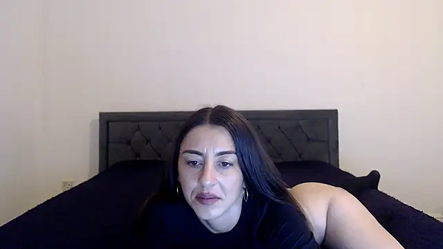 Snapshot of Stella_John chatting on 10.02.25 Stella John online show from 10.02.25