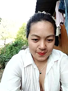 Snapshot of Lucky_cutee chatting on 05.14.26 Lucky cutee online show from 05.14.26