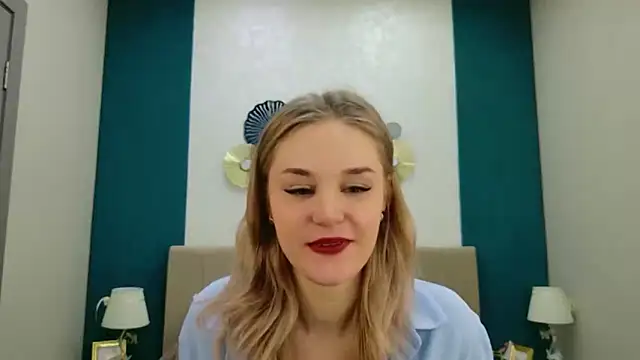 Molly Voss online show from 02.09.26