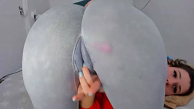 RedAssHottie online show from 02.07.25