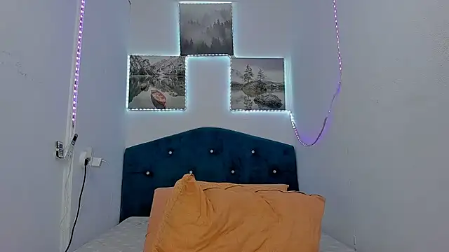 RedAssHottie online show from 03.13.25