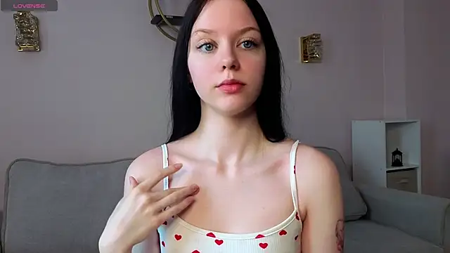 Snapshot of ElmiraShivley chatting on 02.18.26 ElmiraShivley online show from 02.18.26