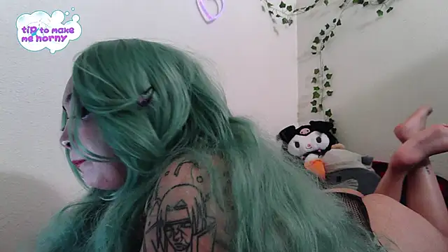 gothkittn  online show from 12.23.25