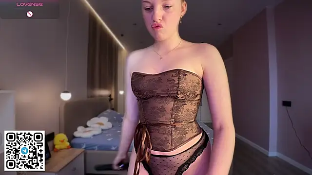 Snapshot of steffi_meoww chatting on 05.23.26 steffi meoww online show from 05.23.26
