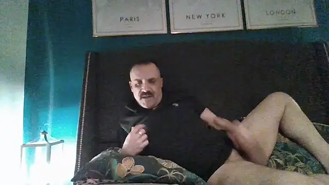 MARCUSL79 online show from 12.22.25