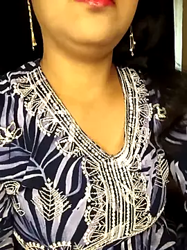 Deshi bhabhi143 online show from 02.14.26