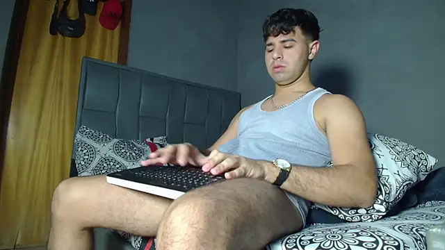 MAXIMILAINO-XXX online show from 04.21.26