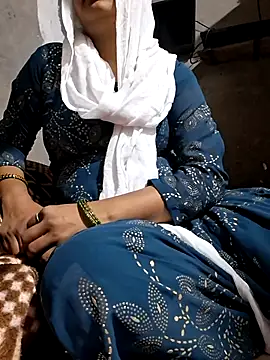 Radhacpl9528 online show from 02.14.26