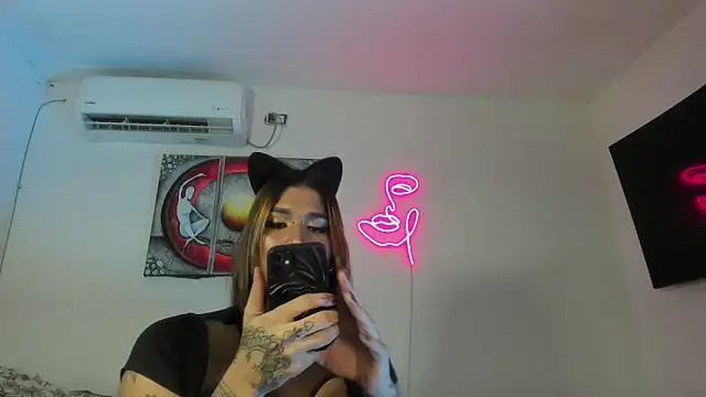 Maya Nova online show from 01.18.26