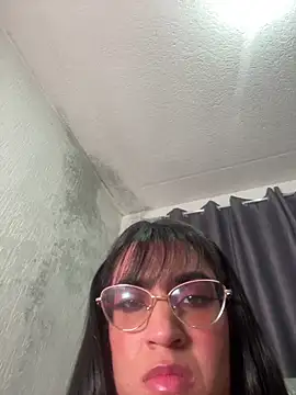 Snapshot of ValentinaEvanz chatting on 06.20.26 ValentinaEvanz online show from 06.20.26