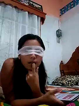 Snapshot of Estefanyeangel chatting on 12.23.25 Estefanyeangel online show from 12.23.25